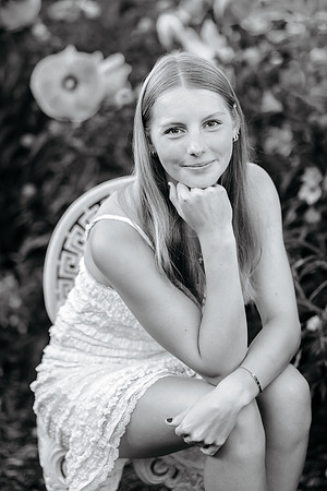 Cate Gunderson senior pics 2026-28