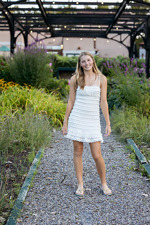 Cate Gunderson senior pics 2026-13