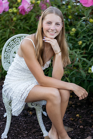 Cate Gunderson senior pics 2026-29