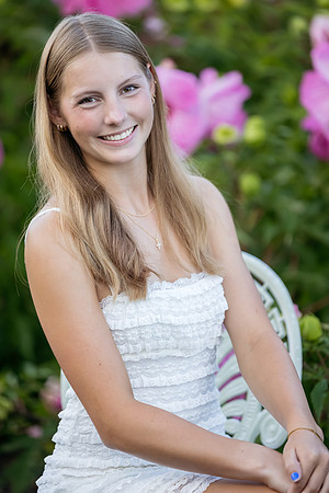 Cate Gunderson senior pics 2026-25