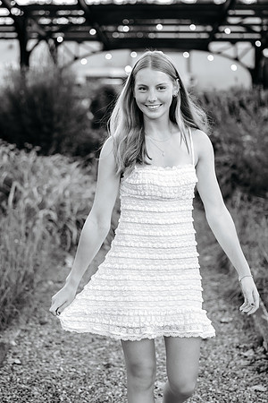 Cate Gunderson senior pics 2026-10