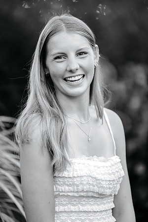Cate Gunderson senior pics 2026-94