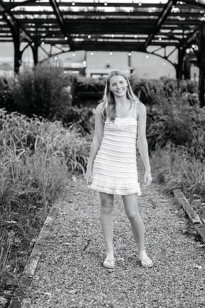 Cate Gunderson senior pics 2026-14