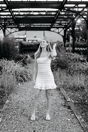 Cate Gunderson senior pics 2026-12